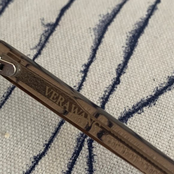 NIB - Vera Wang  Cat Eye  Sunglasses - Picture 4 of 8